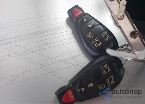 2014 Chrysler Town & Country Touring из США, поврежденный, VIN 2C4RC1BG0ER218290